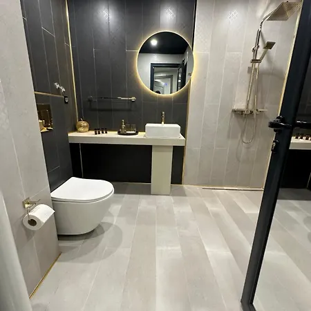 Daire Luxury With Parking Just Steps From The In The Heart Of Burgas!