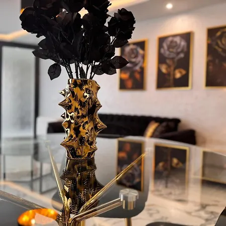 Luxury With Parking Just Steps From The In The Heart Of Burgas! 부르가스