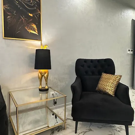 아파트 Luxury With Parking Just Steps From The In The Heart Of Burgas! *