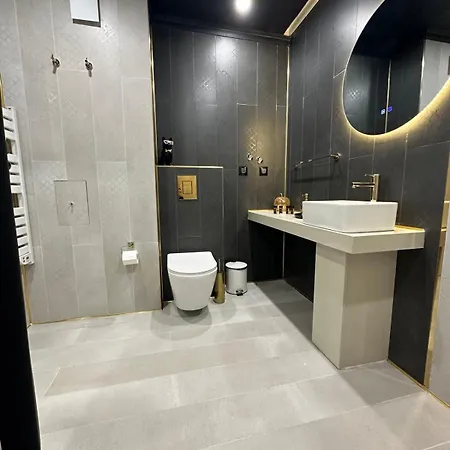 Luxury With Parking Just Steps From The In The Heart Of Burgas! * Μπουργκάς